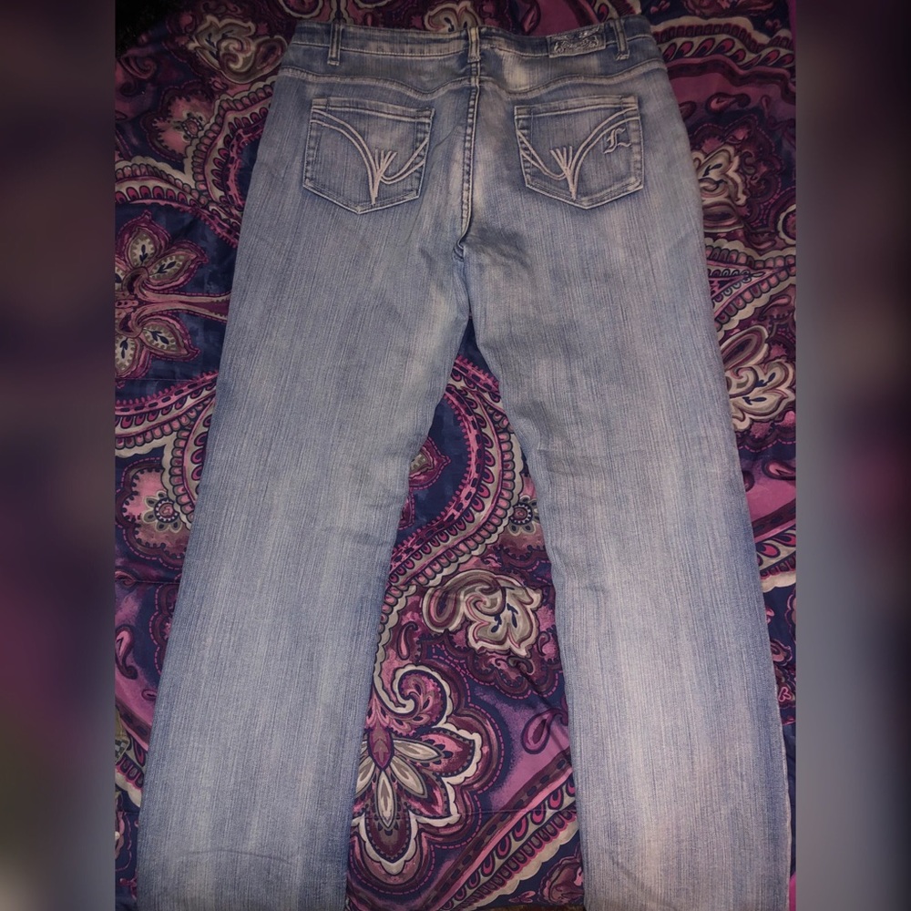 Skinny Jean - Picture 2 of 3